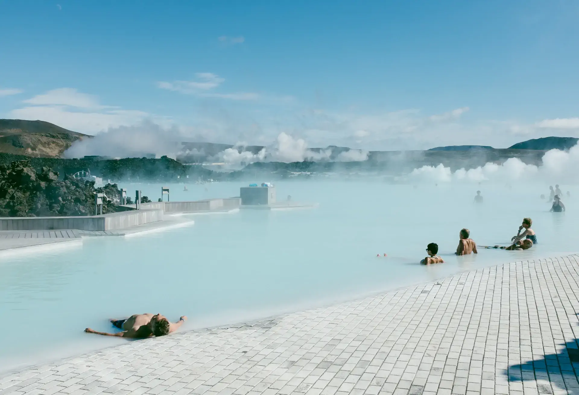 En Reikiavik, la capital de Islandia, puedes hacer escala unas horas o unos días y disfrutar de la naturaleza y vivir nuevas aventuras