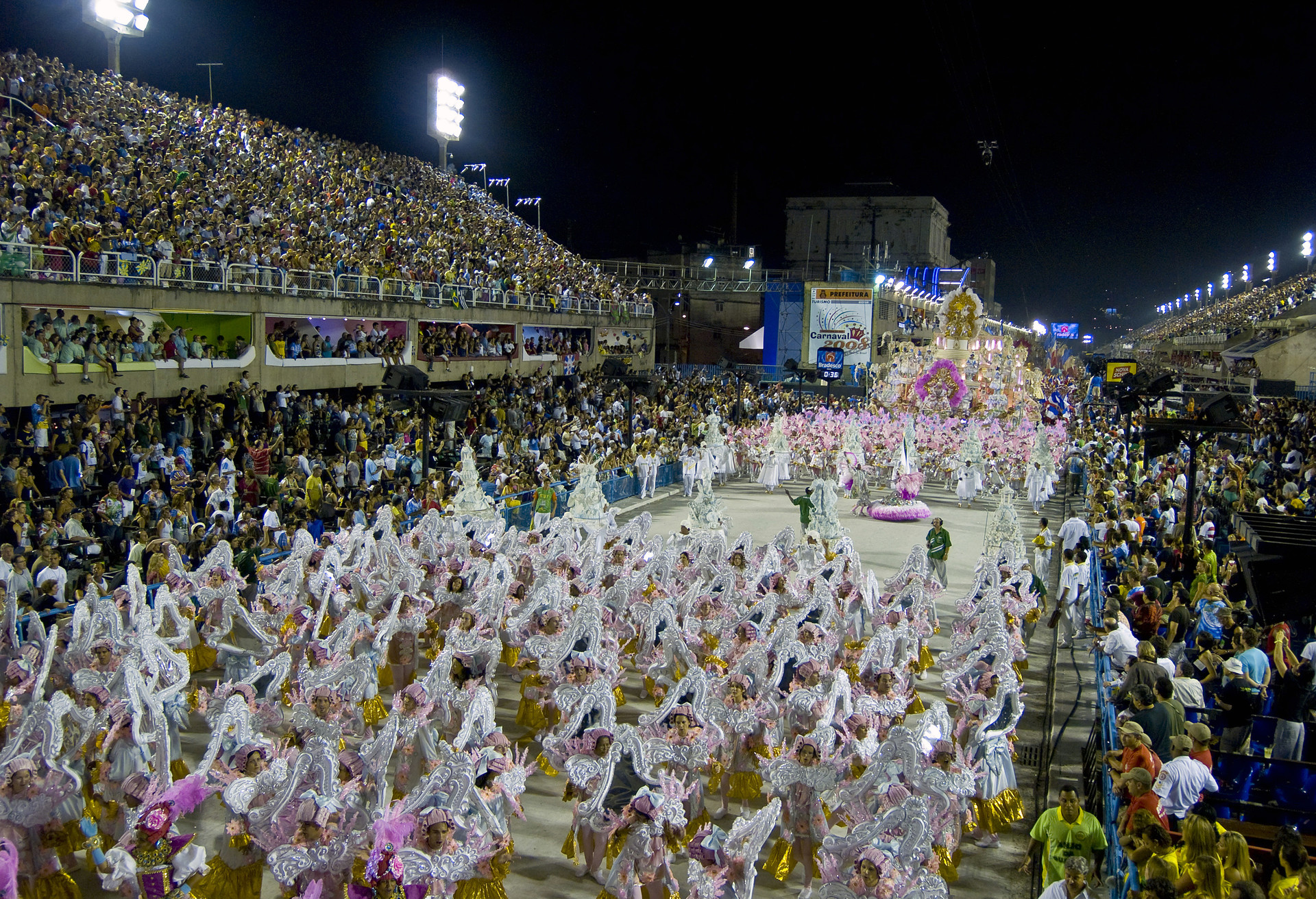 En el Carnaval de Río, la ciudad se muestra al mundo en su máximo esplendor