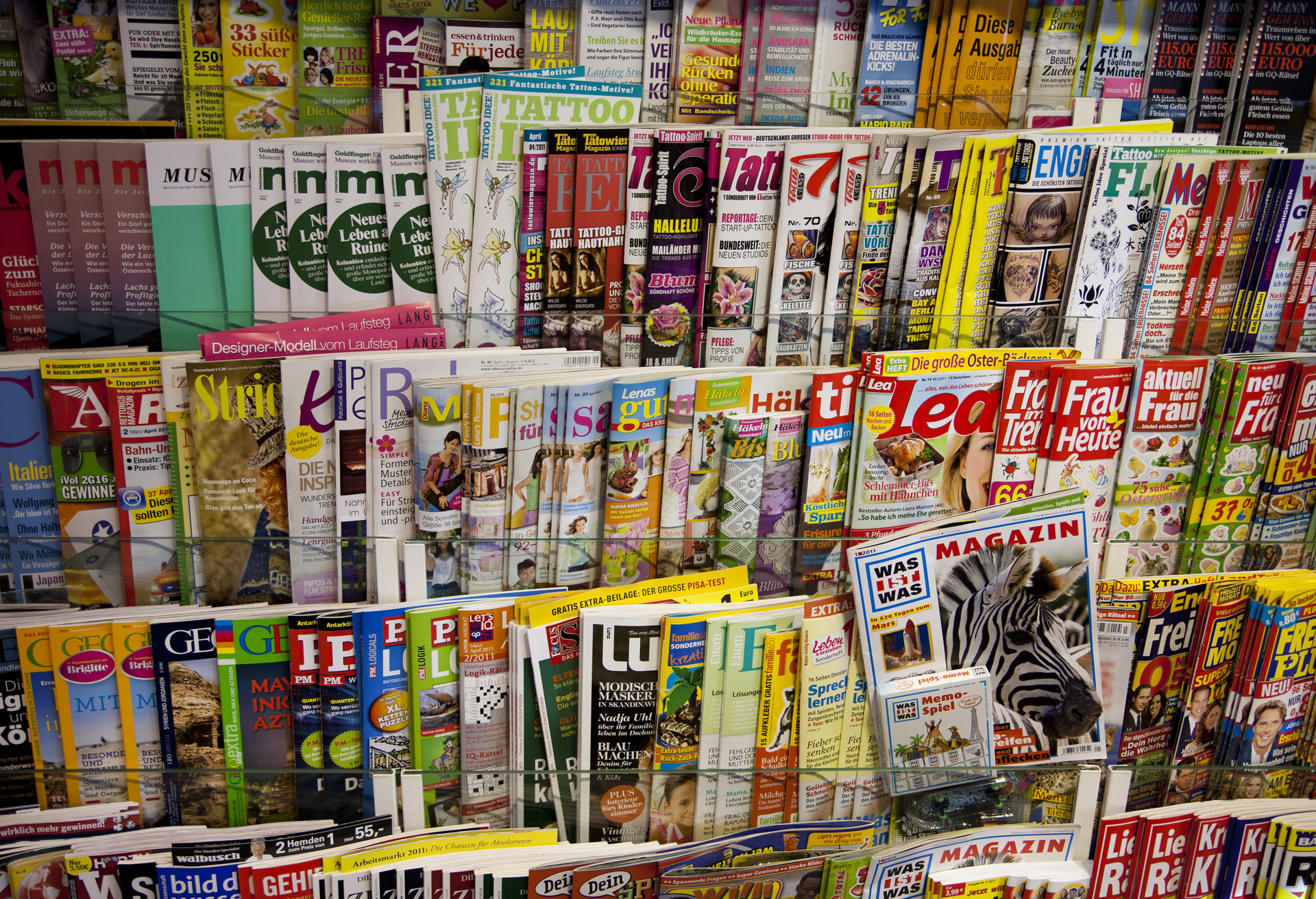 En Alemania se inventó la imprenta y las revistas modernas.