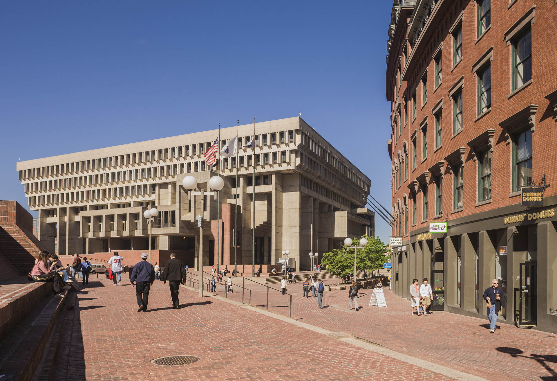 El Ayuntamiento de Boston es uno de los muchos edificios gubernamentales que se construyeron durante el apogeo del brutalismo