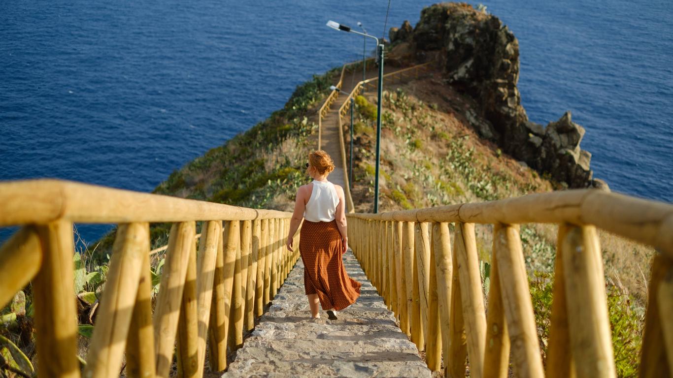 Vuelos baratos por 27 € de Las Palmas de Gran Canaria Funchal in 2023 | momondo
