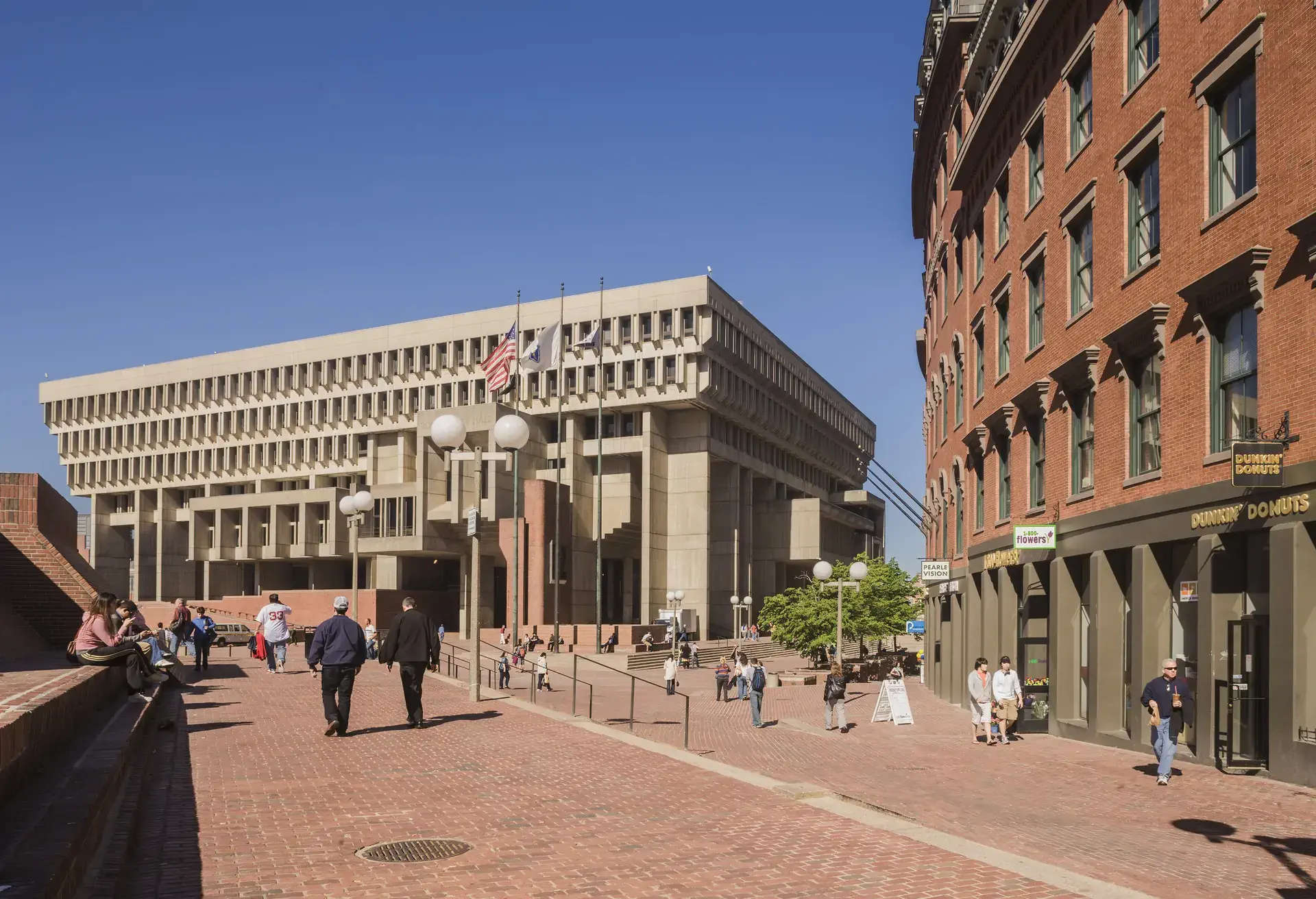 El Ayuntamiento de Boston es uno de los muchos edificios gubernamentales que se construyeron durante el apogeo del brutalismo