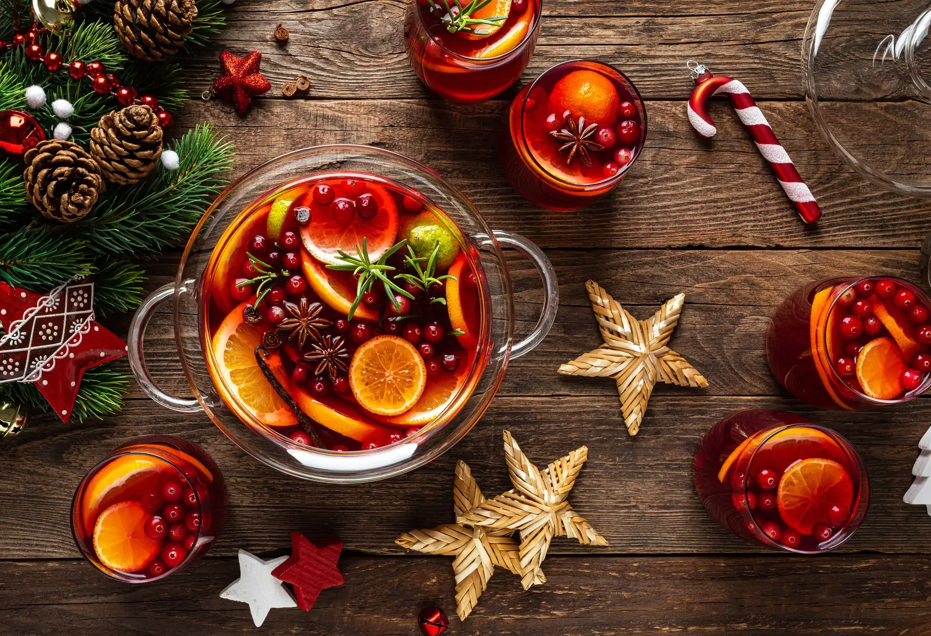 Aunque el ponche de ron navideño solo lo tomamos una vez al año, vale la pena esperar.